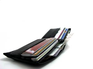 693081_black_wallet.jpg