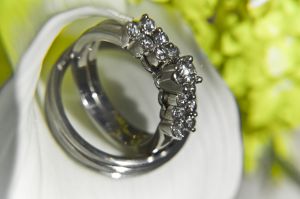 911149_wedding_rings_3.jpg